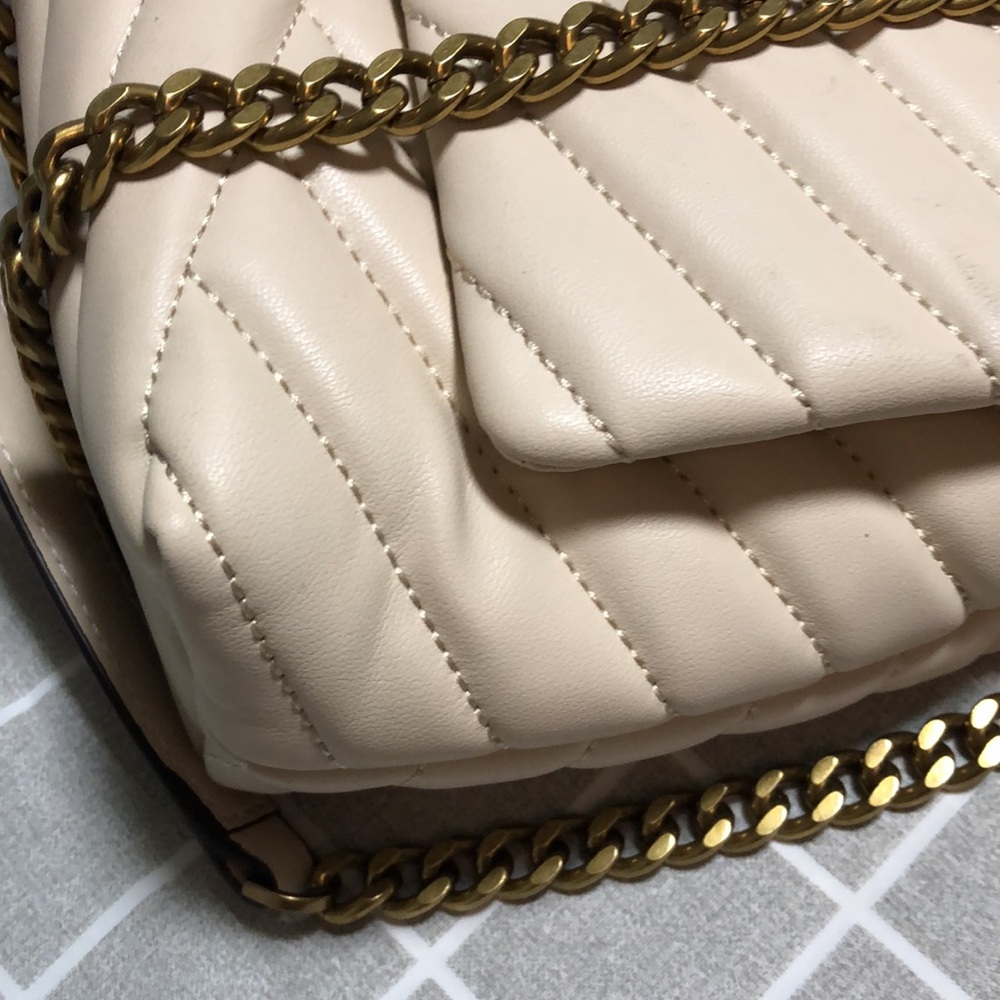Tory Burch Kira Chevron Leather Shoulder Bag - Picture 5 of 7